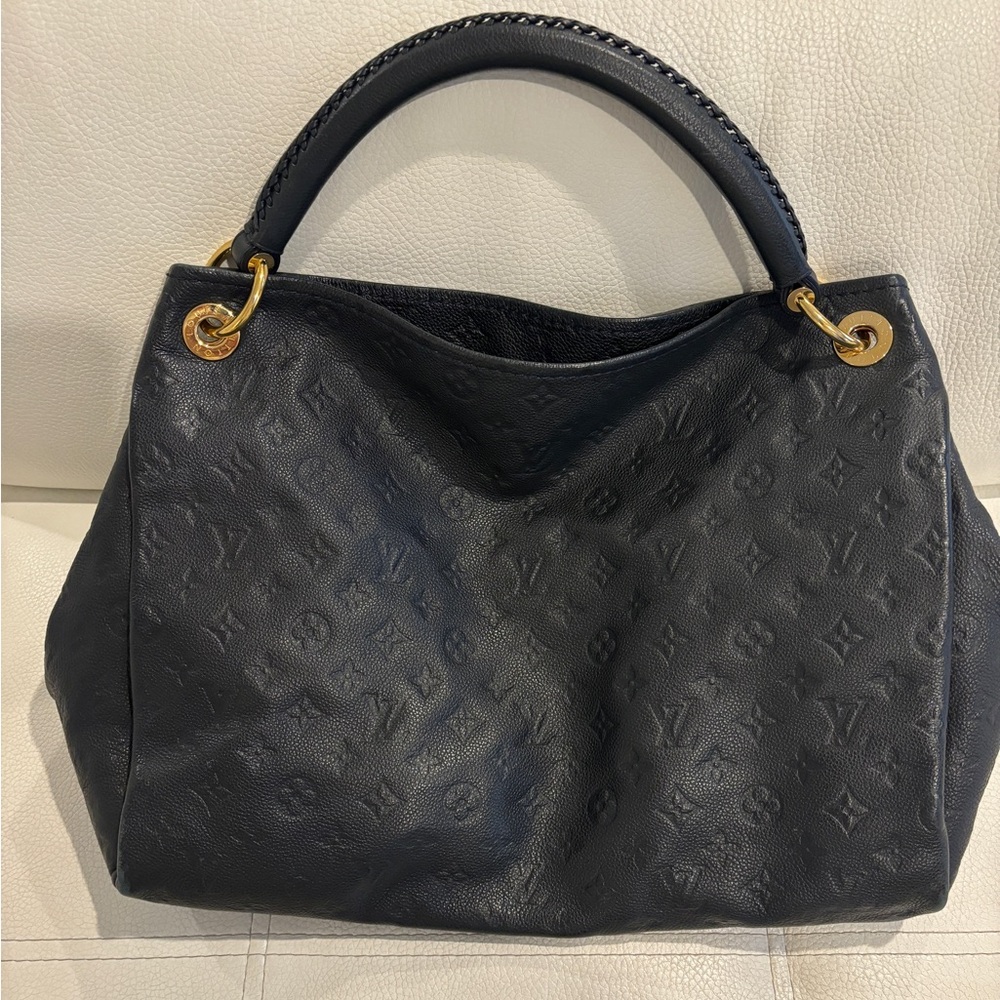 Louis Vuitton Artsy authentic!